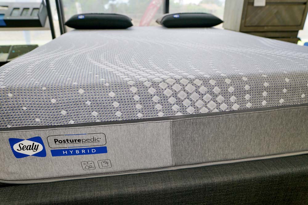 Sealy Salinger Hybrid Medium mattress